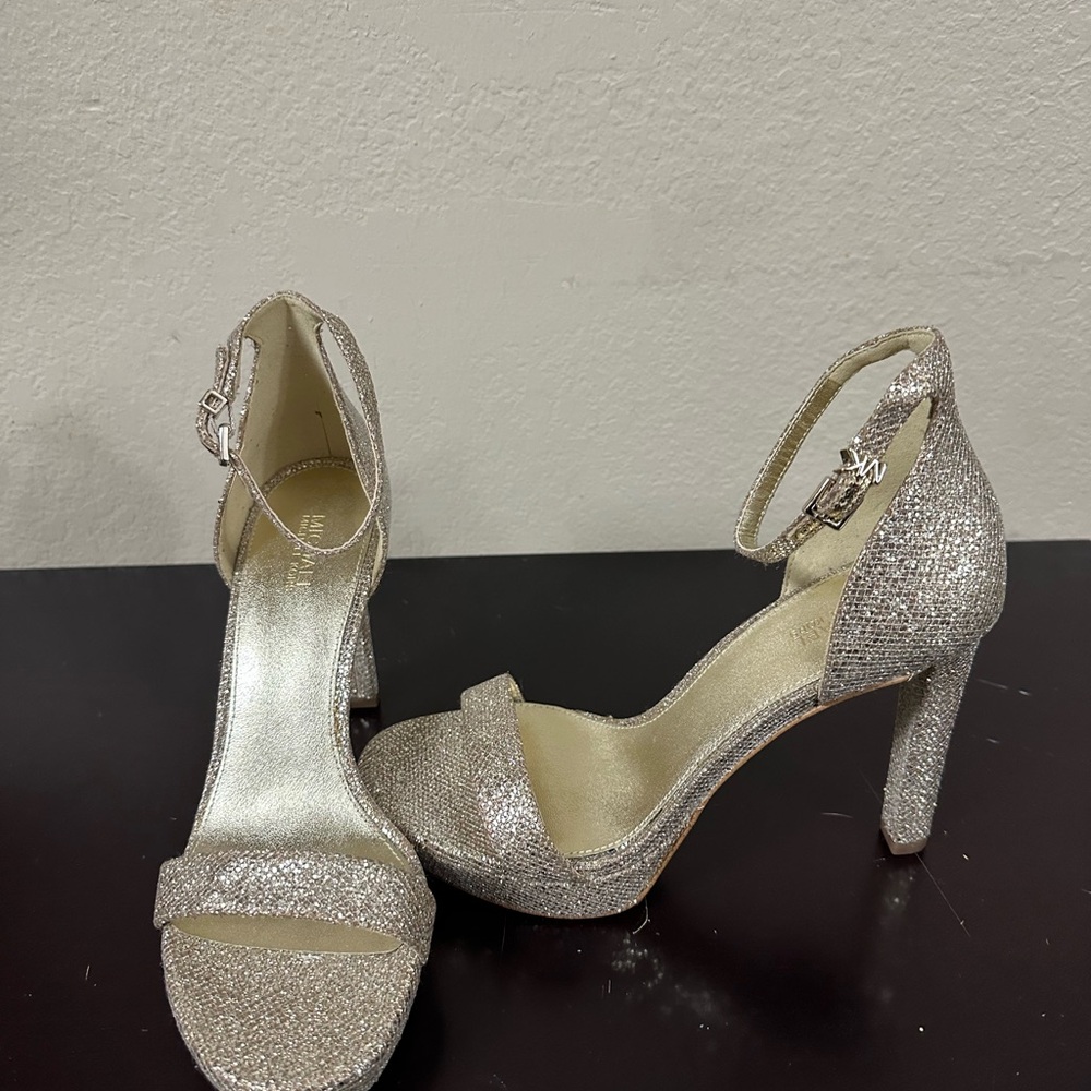 Authentic Michael Kors women’s gold heels